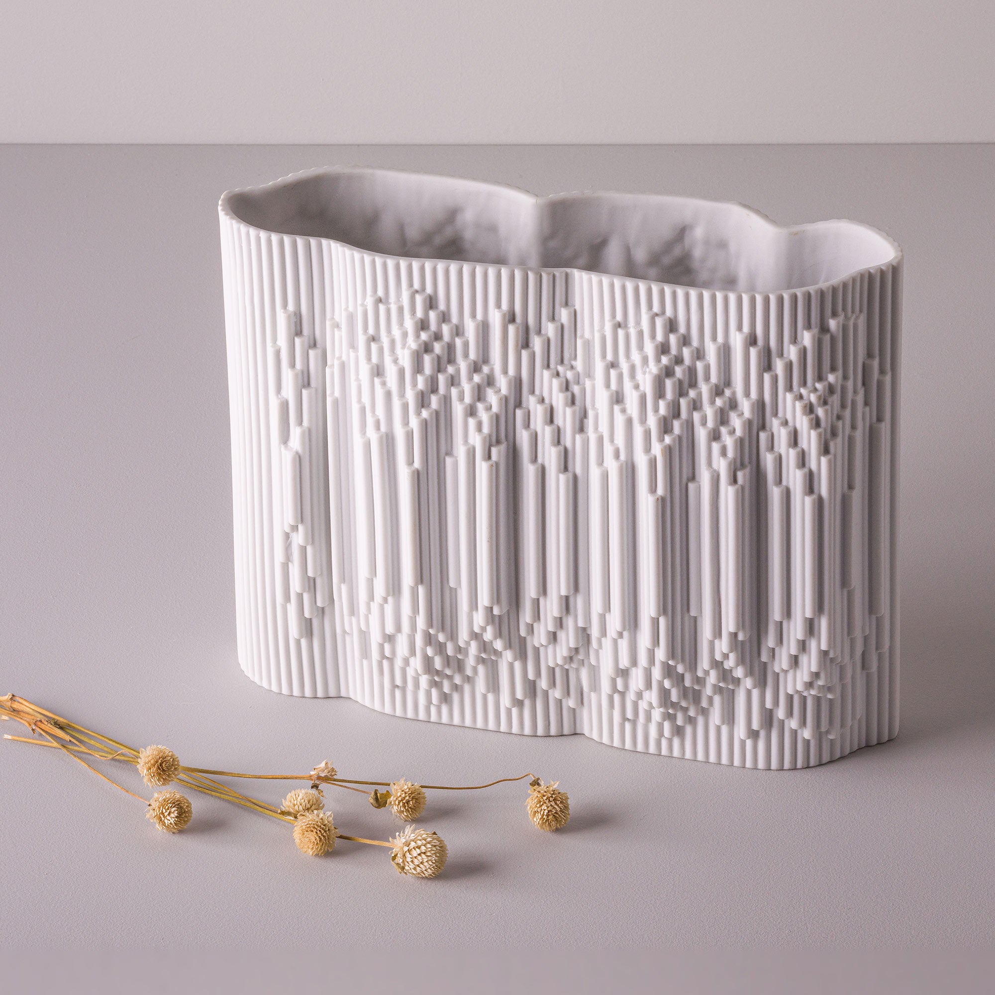 Cinetico G Porcelain Vase (H36 cm)