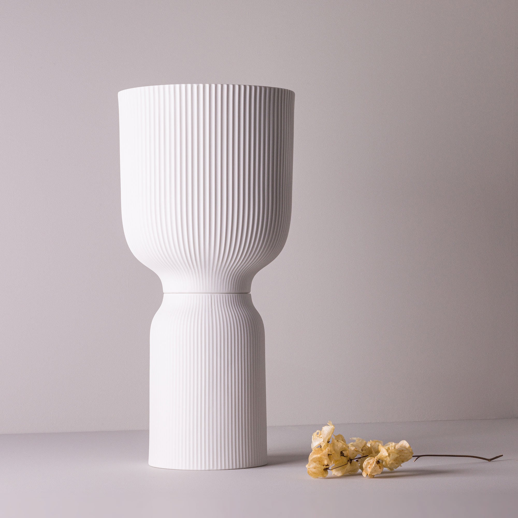 Clara P Porcelain Vase (h25 cm) - Holaria