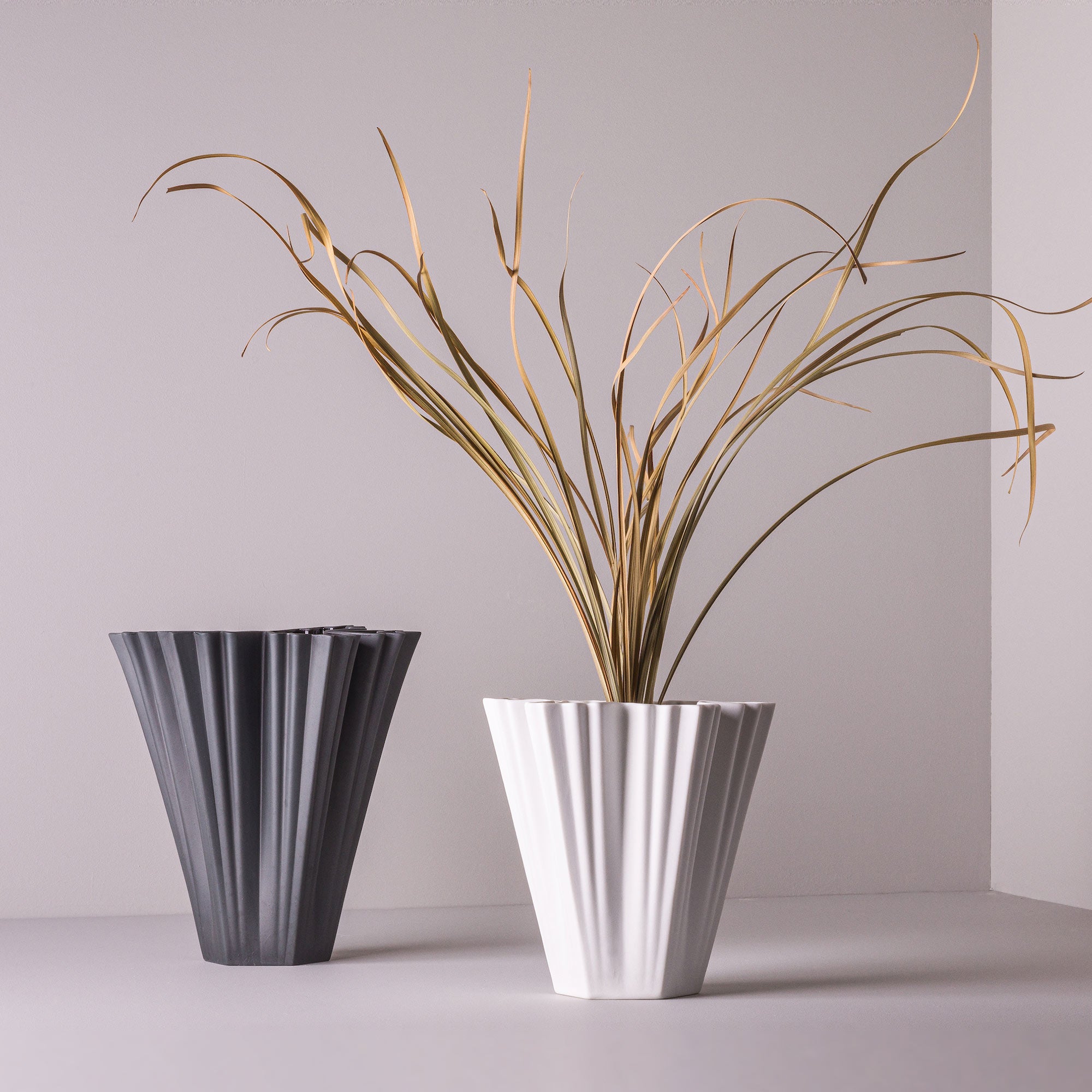 Gelo I Porcelain Vase (h15 cm) - Holaria