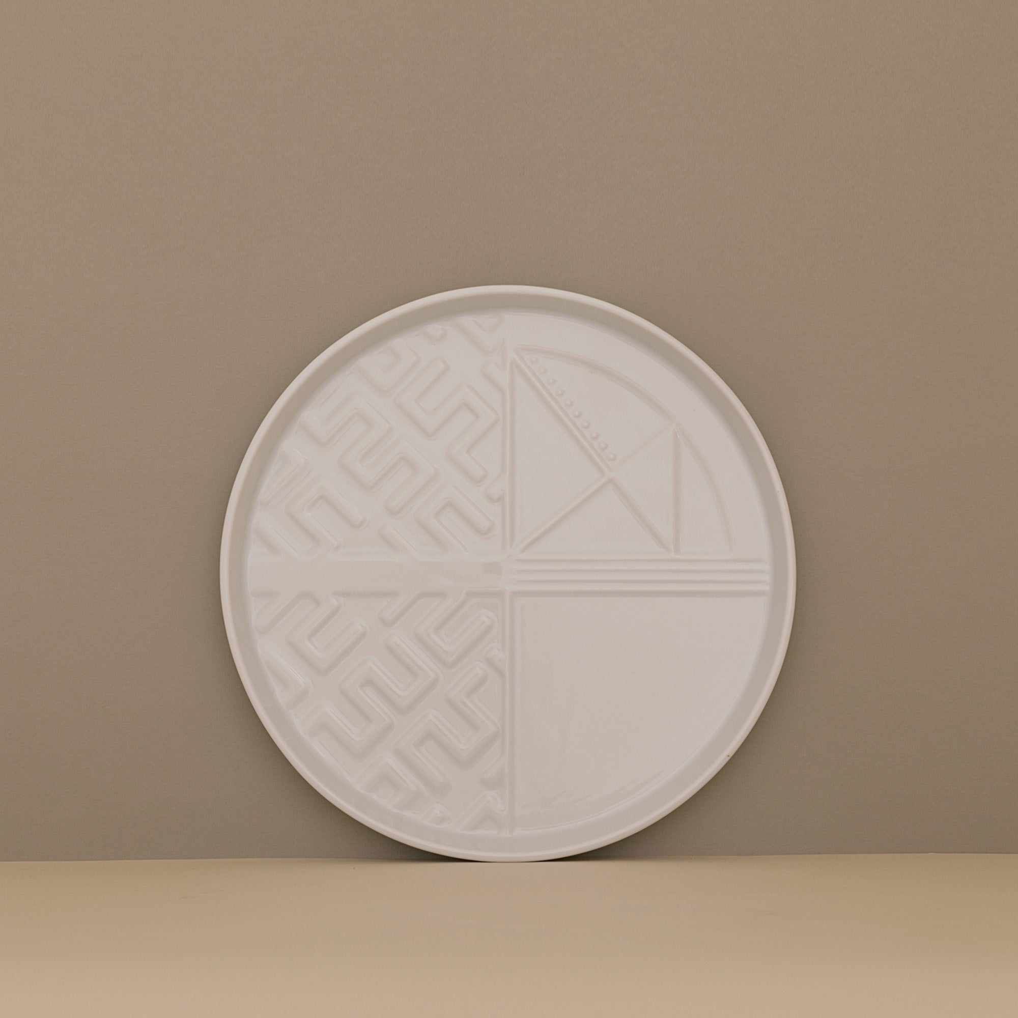 Javaé Porcelain Tray Table Centerpiece (Ø33 x h3 cm) - Holaria