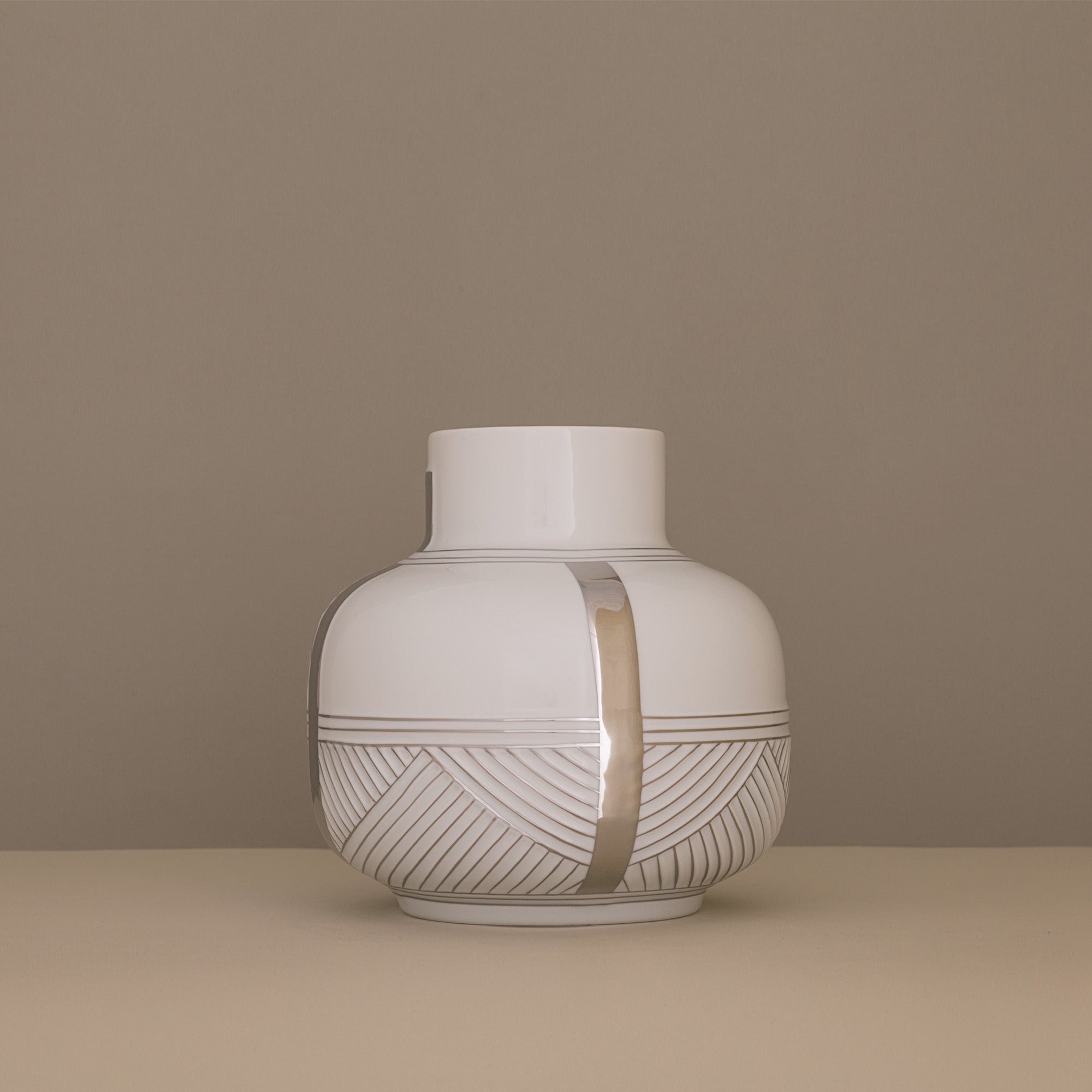 Kayapó Porcelain Vase (h26 cm) - Holaria