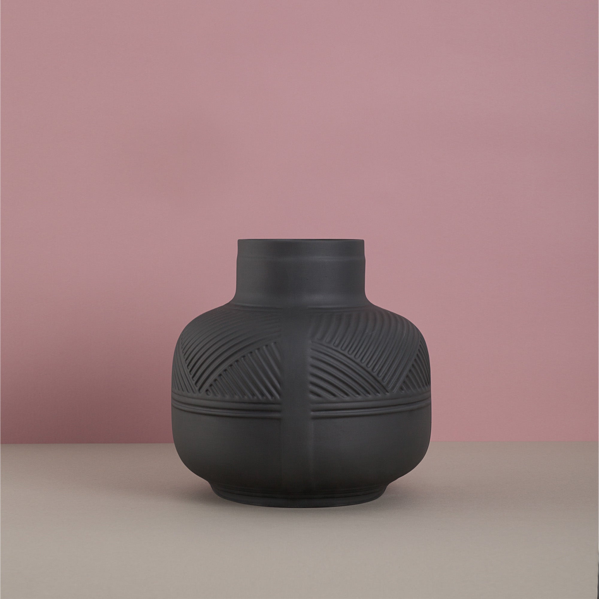 Kayapó Porcelain Vase (h26 cm) - Holaria