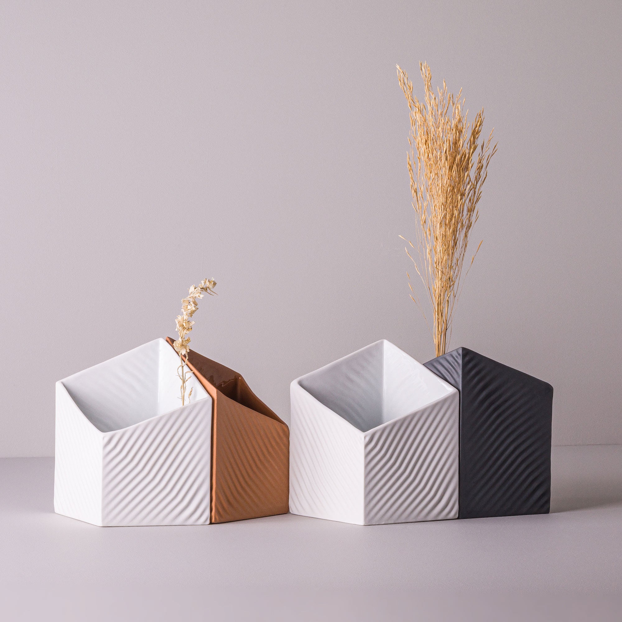 Penrose 01 Porcelain Vase (h20 cm) - Holaria