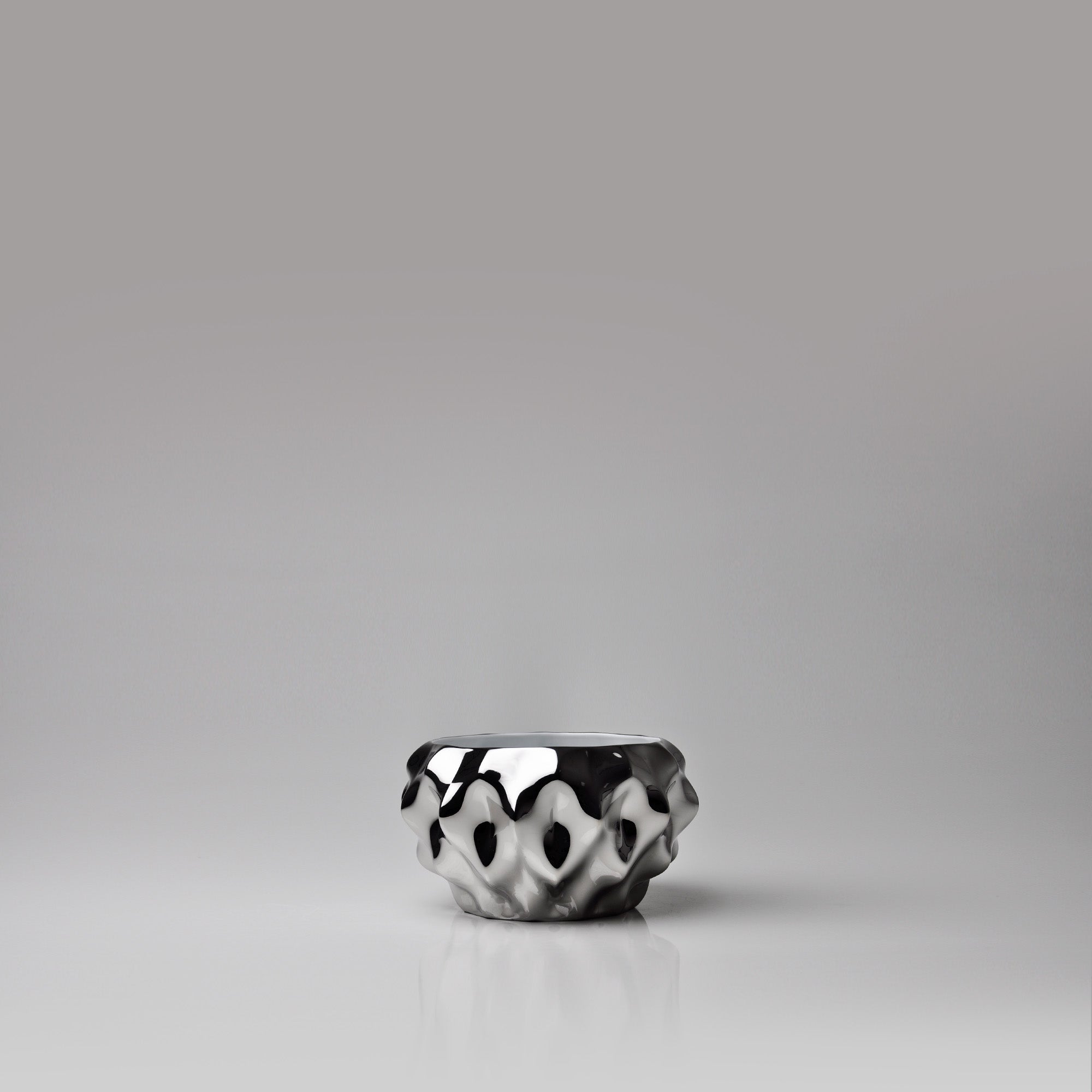 Plissan P Porcelain Pot (H10 cm)