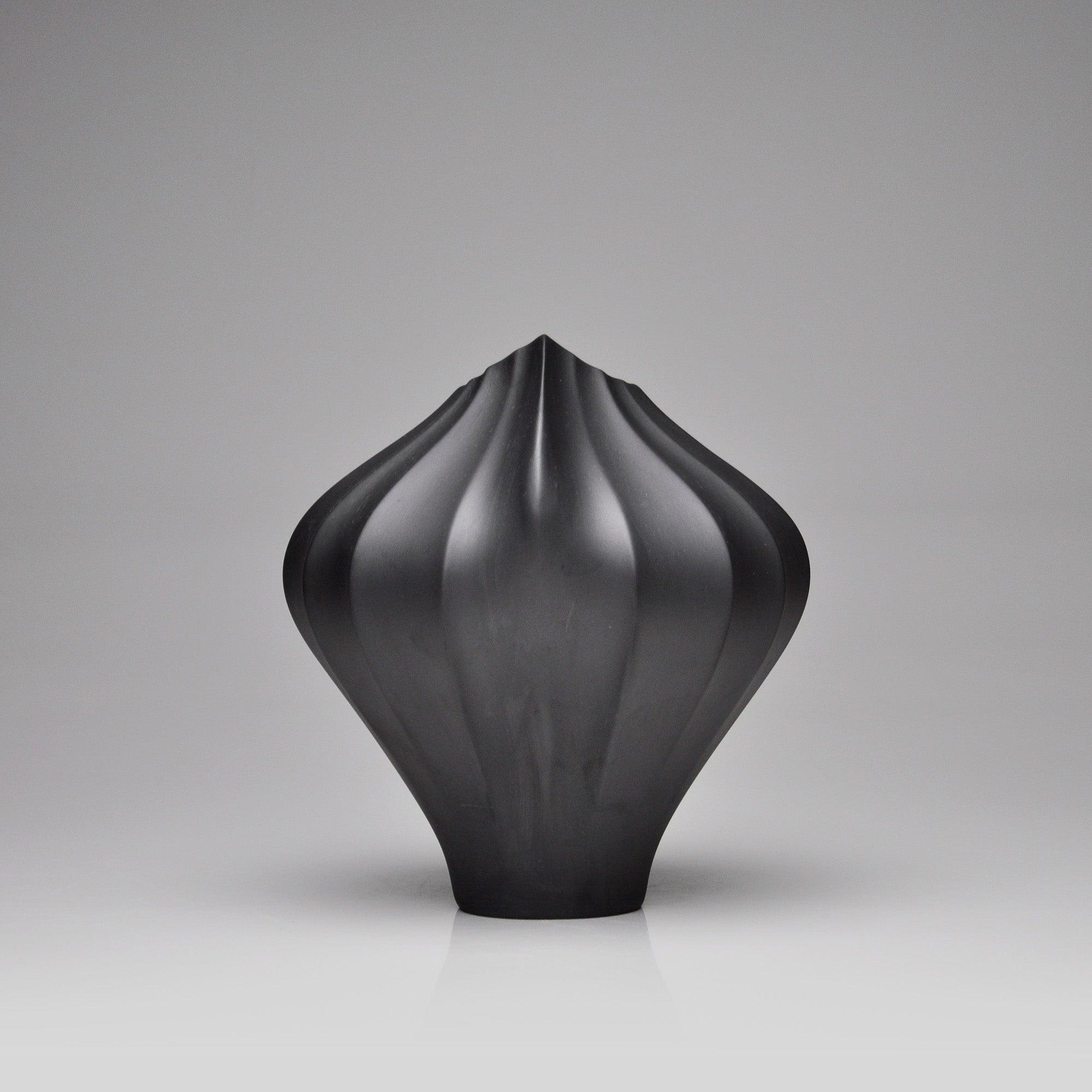 Valise A Porcelain Vase (h30 cm) - Holaria