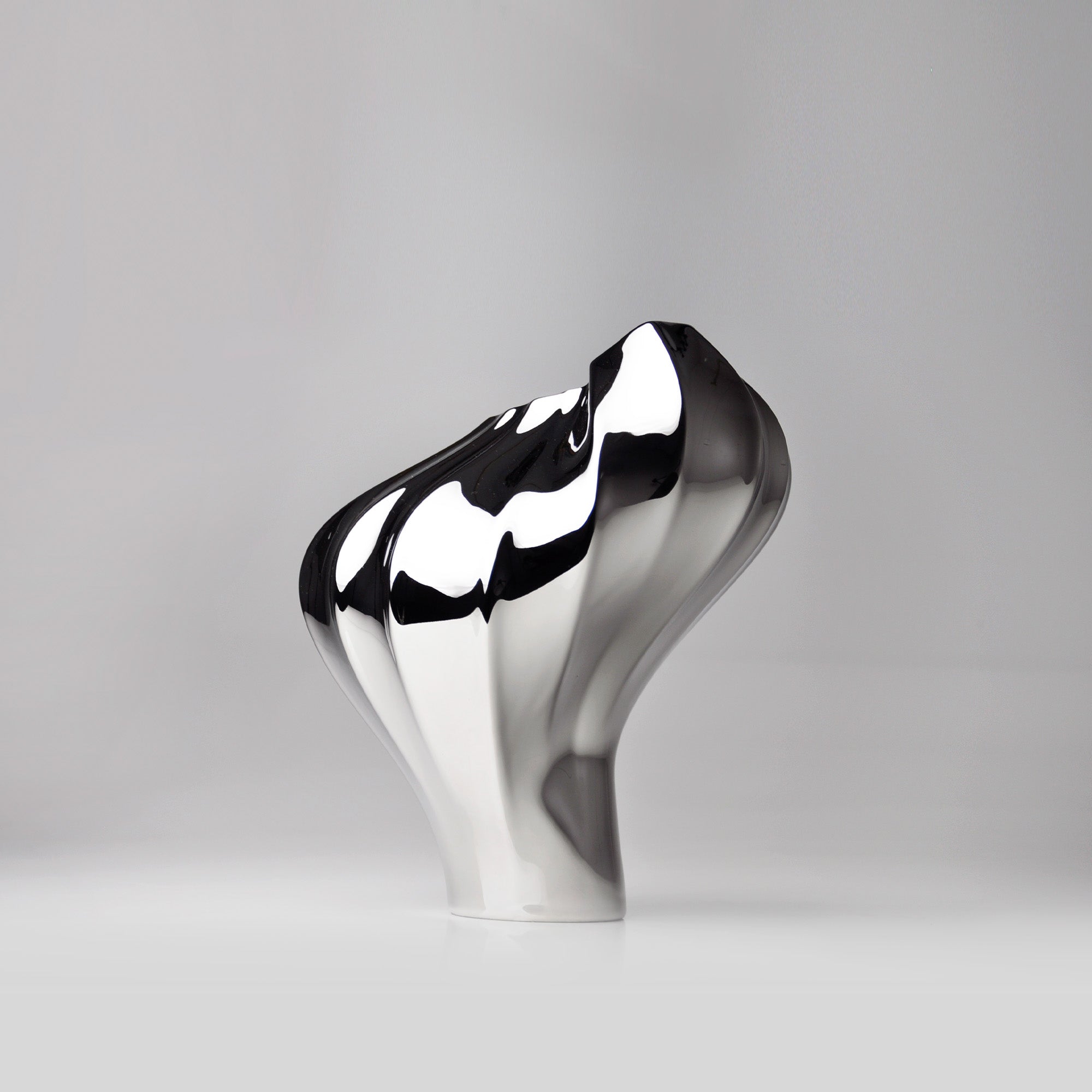 Valise C Porcelain Vase (h30 cm) - Holaria
