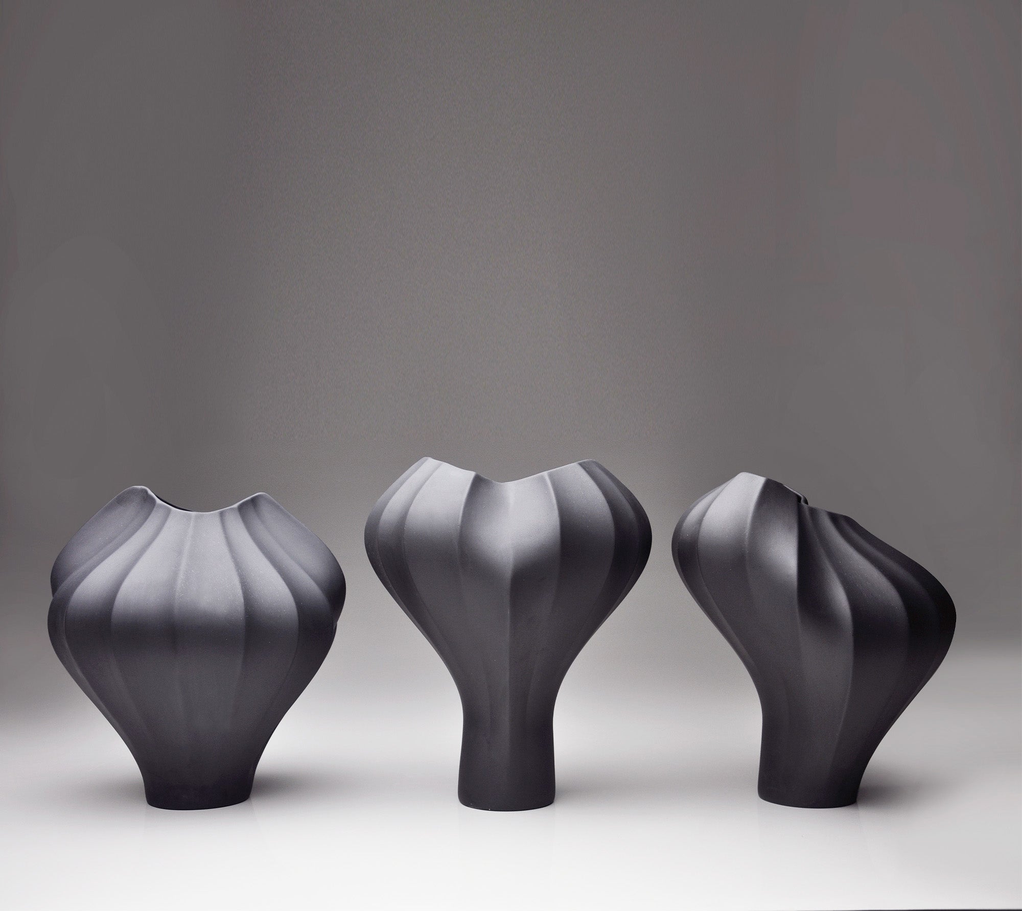 Valise A Porcelain Vase (h30 cm) - Holaria