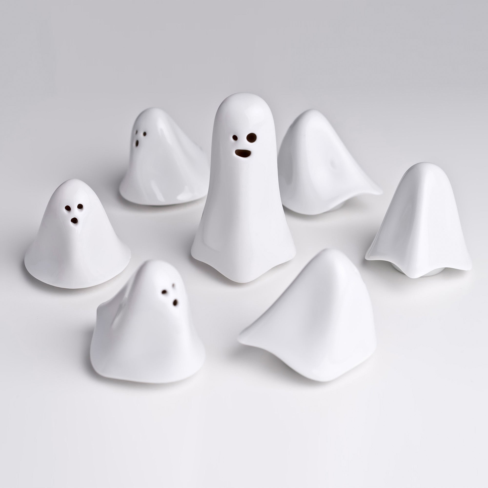 Booh! Porcelain Salt And Pepper Shaker Set - Holaria