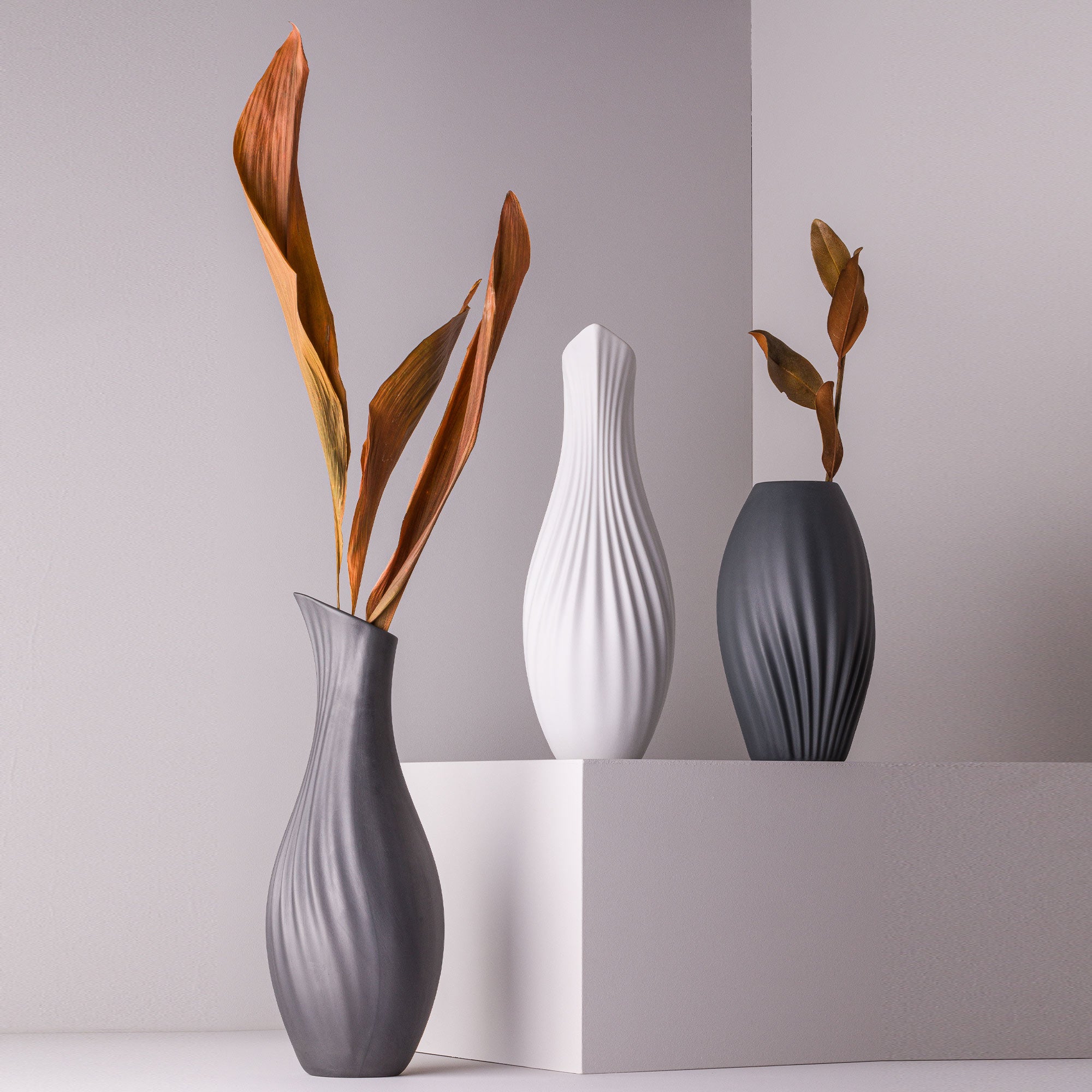 Lily G Porcelain Vase (h42 cm) - Holaria