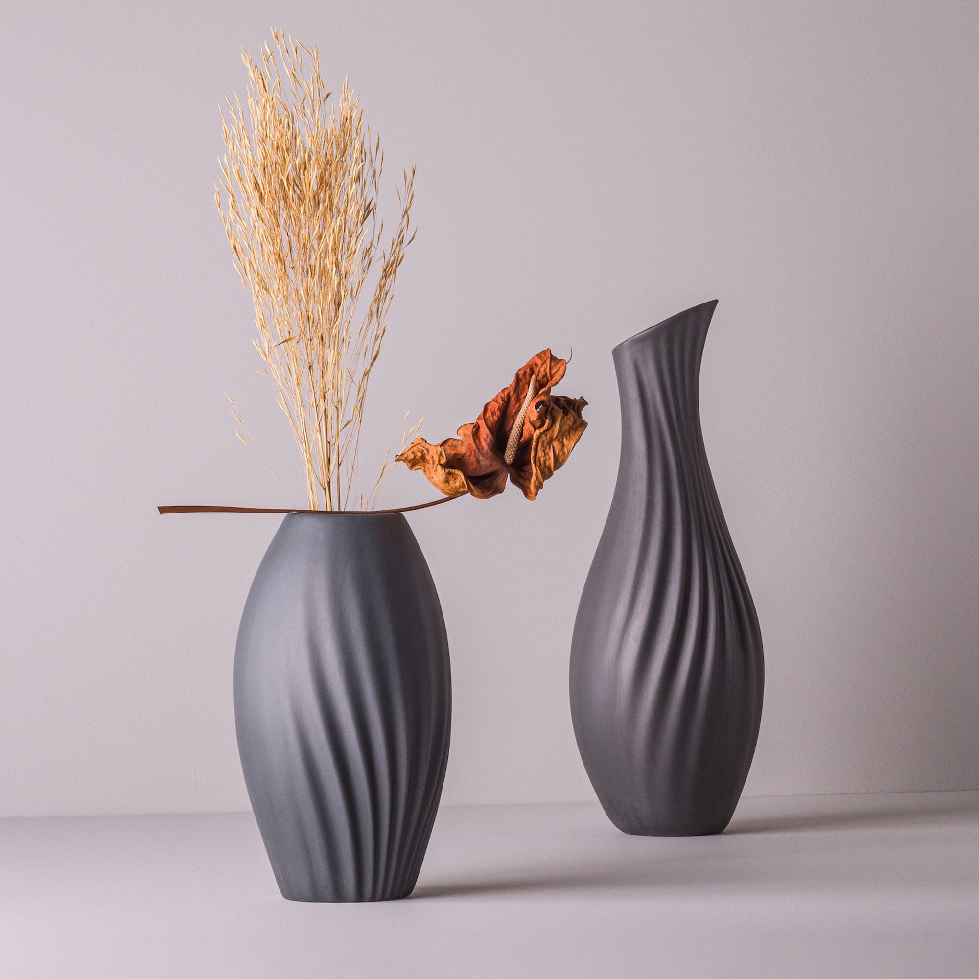 Lily P Porcelain Vase (h26 cm) - Holaria