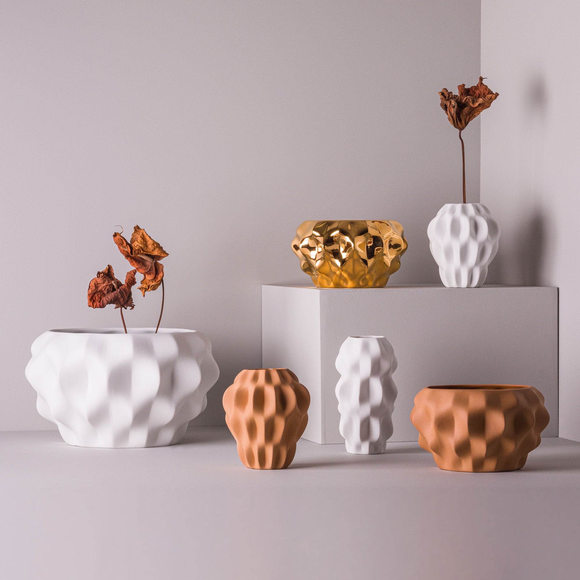 Plissan P Porcelain Vase (h32 cm) - Holaria